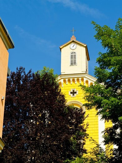 Blick von der Oberen Brunnenstraße zur Pfarrkirche | ©  Thermen- & Vulkanland | Werner Krug | ©  Thermen- & Vulkanland