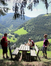Picknickplatz_Stoakoglerweg_Aussicht_Oststeiermark | © Tourismusverband Oststeiermark | Weges | © Tourismusverband Oststeiermark