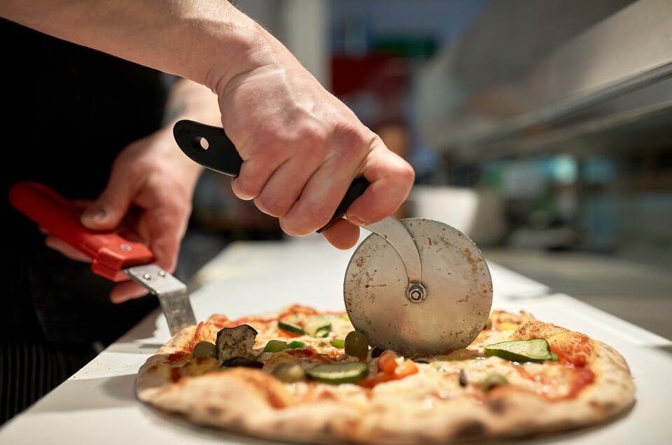 Eissalon-Pizzeria-Cafe Nellati - Impression #1 | © Adobe Stock