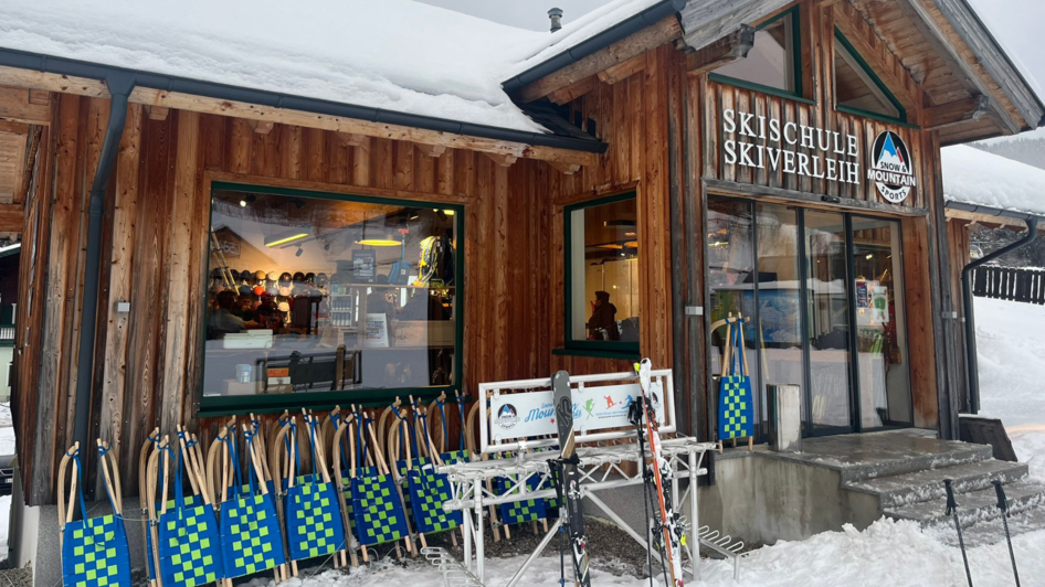 Snow and Mountain Sports, Altaussee, Eingang | © Tanja Kirchschlager