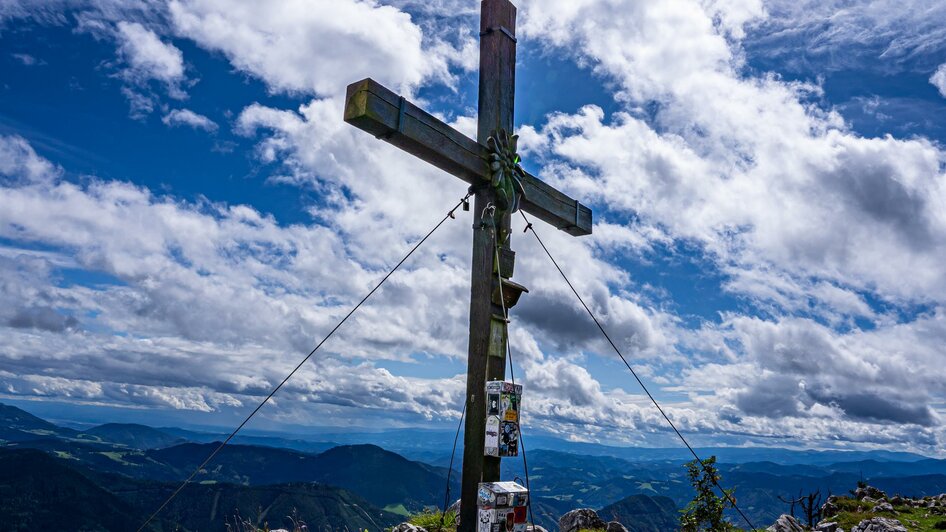 Rote Wand_Gipfelkreuz2_Oststeiermark | lovecanmovemountains | © Tourismusverband Oststeiermark Rote Wand_Gipfelkreuz2_Oststeiermark | © Tourismusverband Oststeiermark