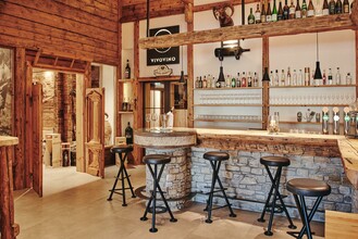 Restaurant Schottis_Bar_Eastern Styria | © Felix Werinos