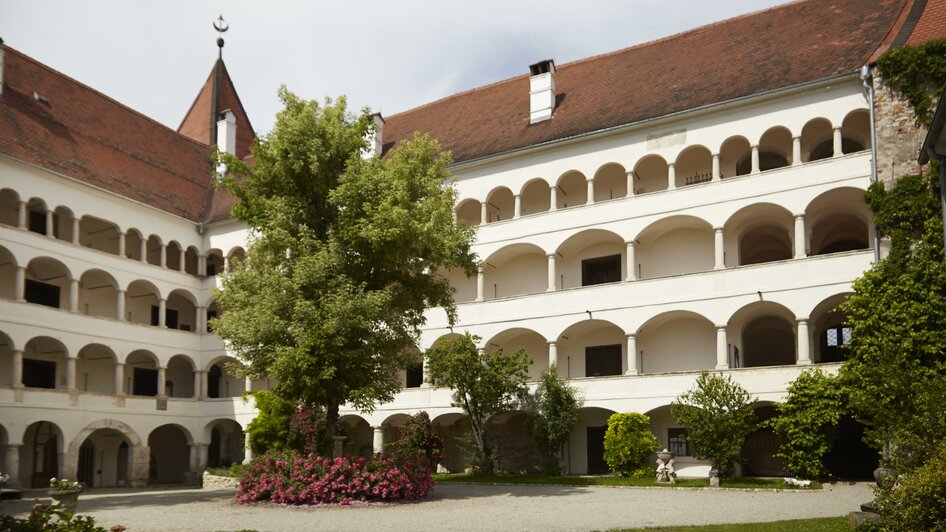 Schloss Spielfeld Innenhof | © Manfred Donauer