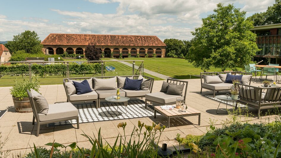 Terrasse mit Ausblick auf den Garten | © Stefan Kristoferitsch