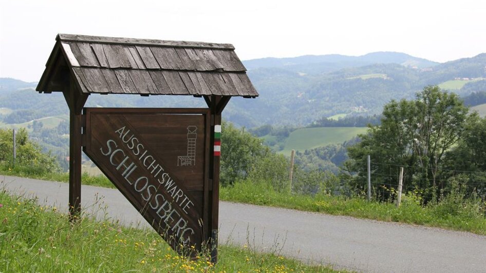 Aussichtswarte Schlossberg | © Ulrike Elsneg | Schlossbergwarte am Montikogel