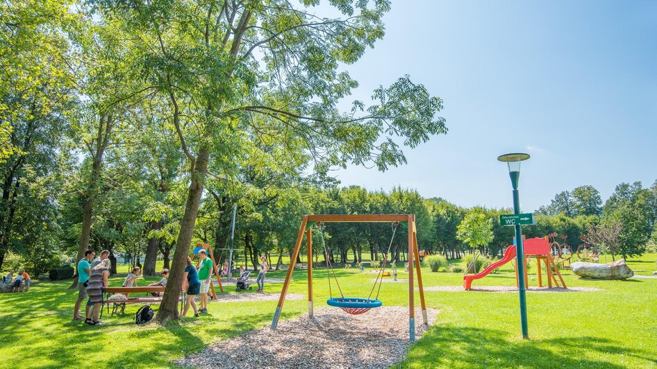 Schlosspark Pöllau_Spielplatz_Oststeiermark | © Helmut Schweighofer