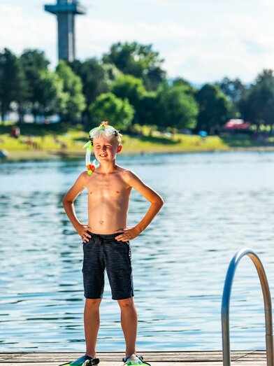 Boy on the jetty with snorkelling equipment | © Region Graz - Mias Photoart | MICHAELA PFLEGER | © Region Graz - Mias Photoart