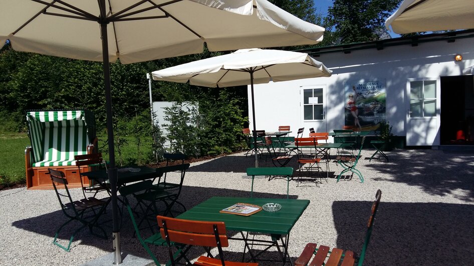 Seelounge, Altaussee, Haus Madlmaier, Gastgarten | © TVB Ausseerland - Salzkammergut | Petra Kirchschla