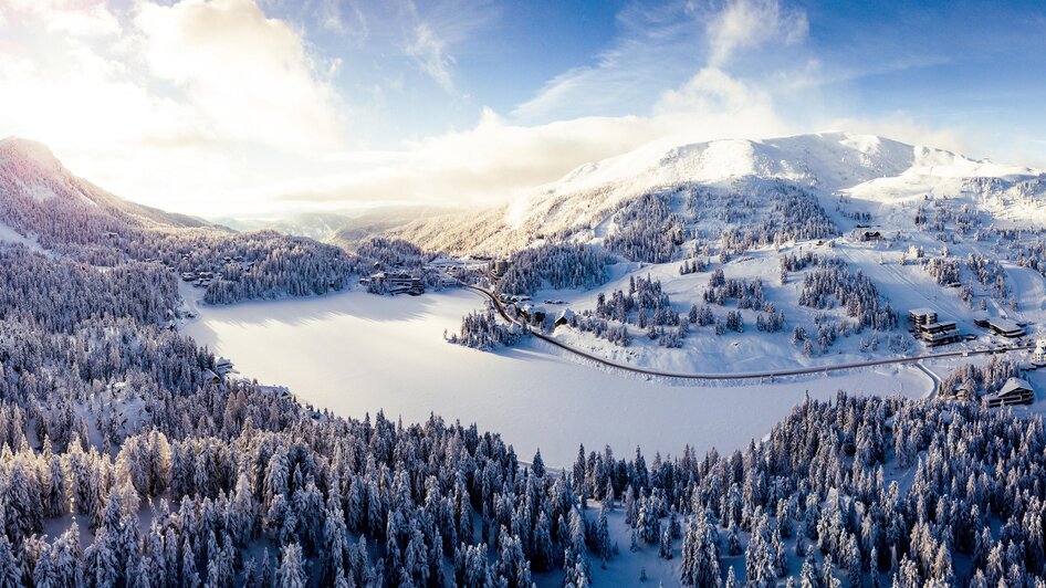 See mit Schnee bedeckt | © TMG Turracher Höhe Marketing GmbH