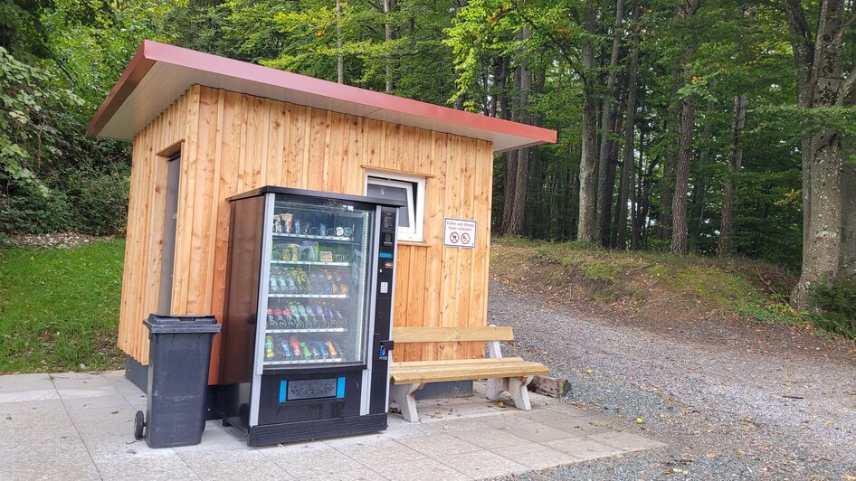 Stainzer Warte WC-Anlage und Getränke | © TV Südsteiermark - Irene Löschnig