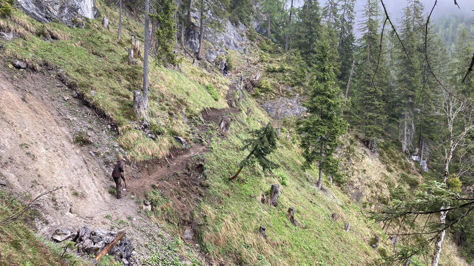 Wegebau im Tal und am Berg