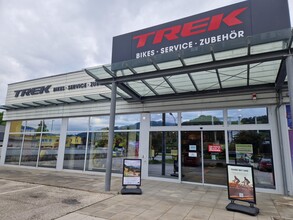 TREK Store Außen | © Zita Molnar Tengerdi
