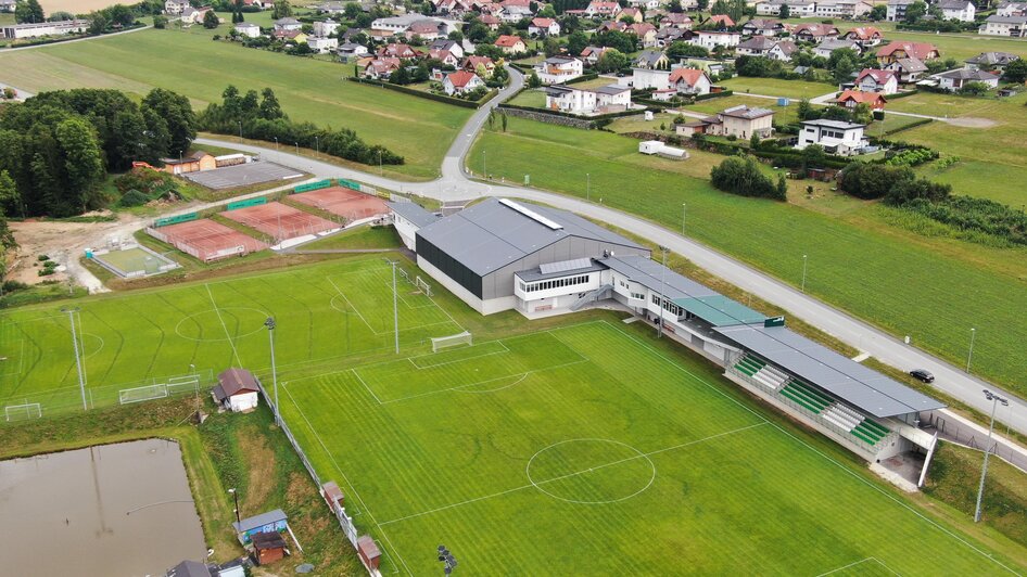 Sicht auf Tennishalle in Friedberg | © Stadtgemeinde Friedberg