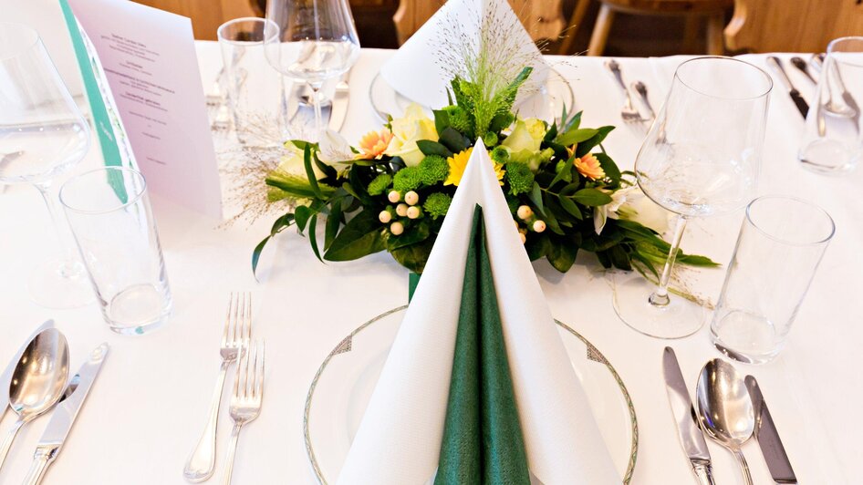 Urdlwirt - Festlich gedeckter Tisch | © Urdlwirt Hotel - Restaurant