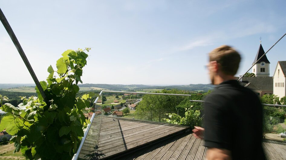 Gesamtsteirische Vinothek, Terrasse | © Thermen- & Vulkanland