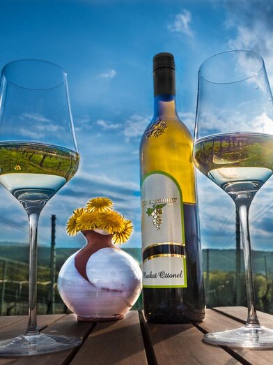 Wein mit Aussicht genießen | © www.luftbildbaustelle.at | Bernd Edelsbrunner | © www.luftbildbaustelle.at