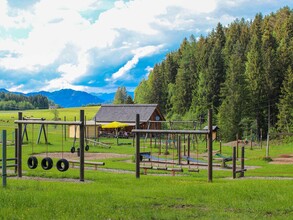 ZeckiLand - Spielplatz mit Motorikelementen | © Zecki's Hütte