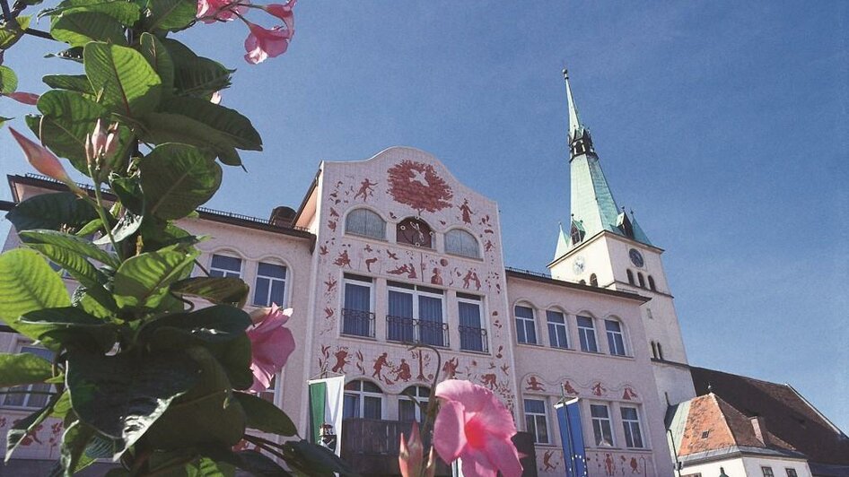 Arik-Brauer-Rathaus-Voitsberg_Frühling | © Robert Cescutti