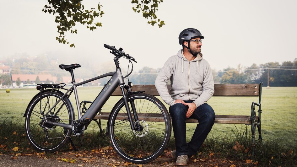 Kurze Rast beim Radfahren mit dem Bikee E-Bike | © RM SWS GmbH | webquartier.at