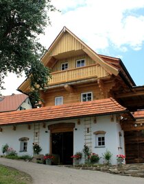 Hofbereich beim Weingut Herrgott | © Weinbau Herrgott | © Weinbau Herrgott