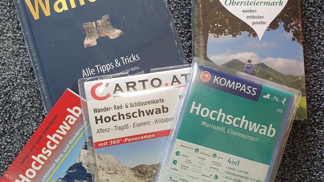 Große Auswahl an Hochschwab-Wanderliteratur | © Büchereck Barbara Freidinger