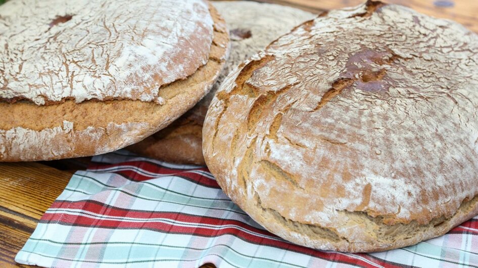 Selbstgebackenes Brot | © Buschenschank Haubensima