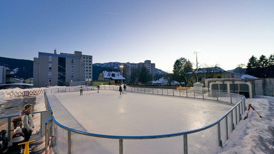 Kunsteis am Eislaufplatz Liezen | © Thomas Sattler