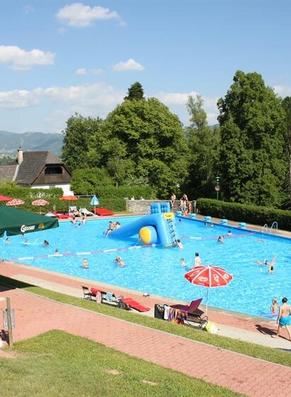 Oberhalb des Kurparks gelegen