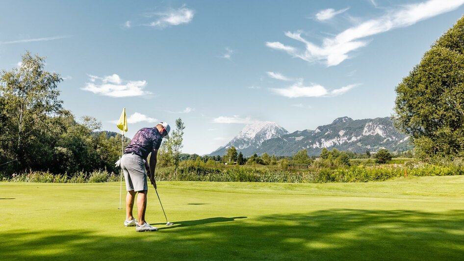 Golfplatz mit Aussicht ins Ennstal | © Thomas Sattler