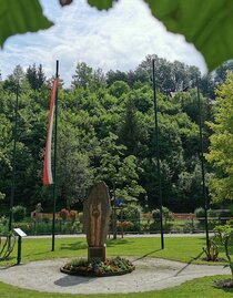 Mittelpunktstein, Bad Aussee, Kurpark | © Theresa Schwaiger