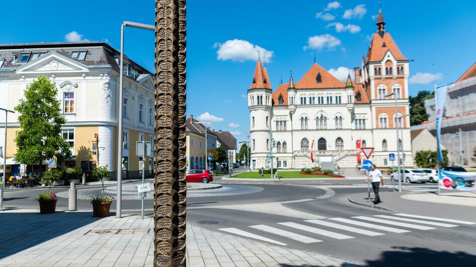 STELE „SENSIBLE KRAFT“ | © Stadtgemeinde Feldbach