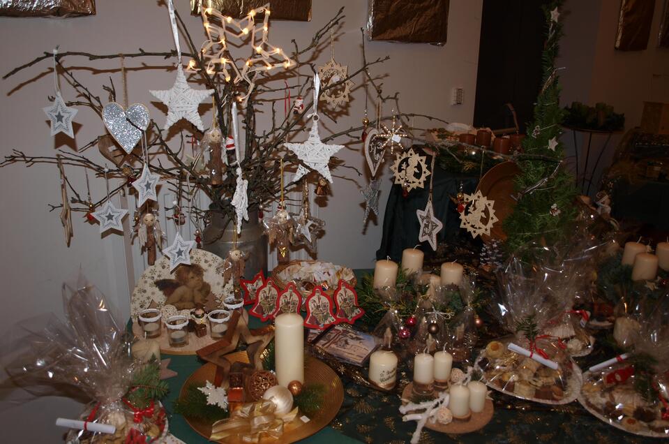 Basteleien beim Adventmarkt | © Frauenbewegung Bad Loipersdorf