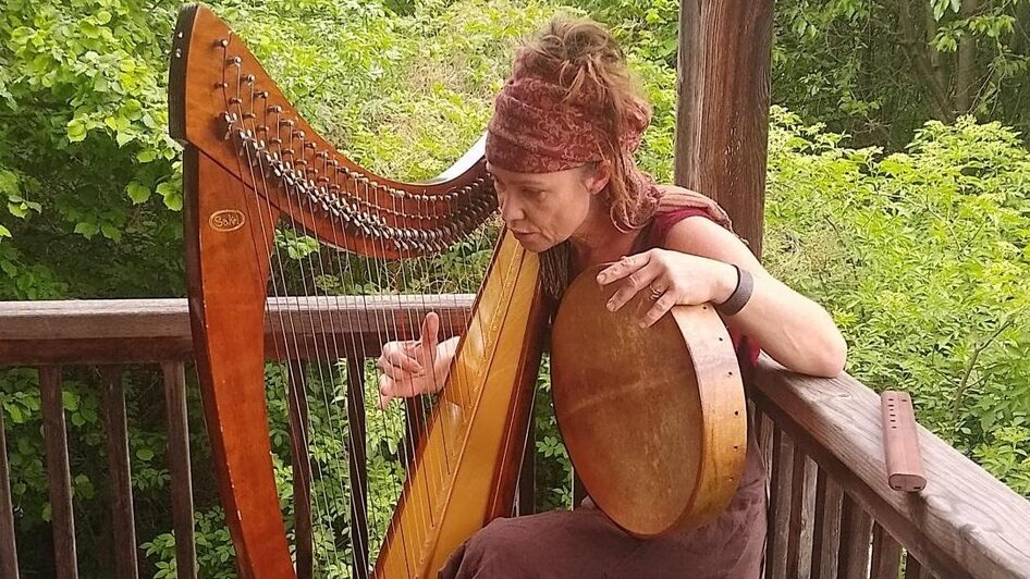Storytelling: "The forest woman and the brave parrot" - Impressionen #2.2