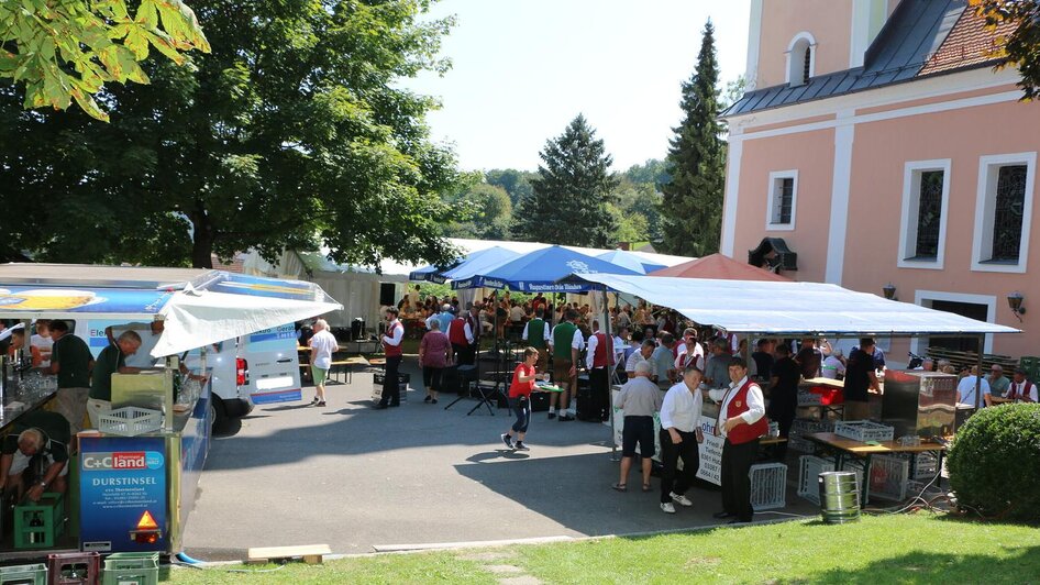 Pfarrfest bei der Pfarrkirche Hatzendorf | © Pfarre Hatzendorf