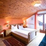 Photo of Double room, shower, toilet, facing the mountains