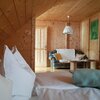 Bild von Holzzimmer mit Frühstück | © Bauernhof Stocker vlg. Payr