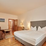 Photo of double room with bath tube, WC