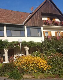 Unser Gästehaus im Sommer | © Gästehaus Gamser Winzerstube | Deutschmann | © Gästehaus Gamser Winzerstube