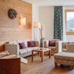 Photo of Suite, bath, toilet, north