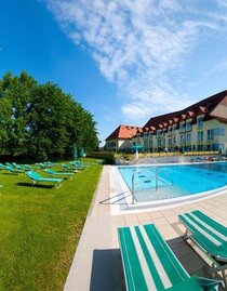 Freischwimmbecken