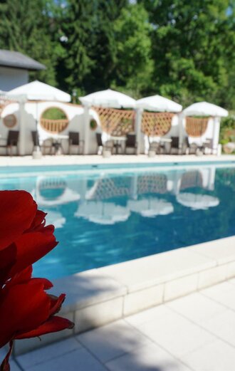 Schwimmbad Gartenhotel Klöpferkeller | © Kloepferkeller