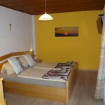 Photo of triple room with shower, WC
