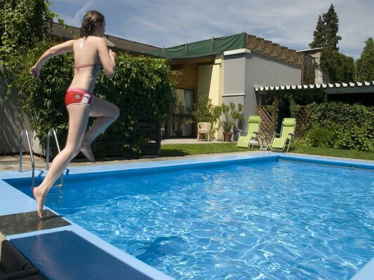 Pool | © Hotel und Wirtshaus Römerhof