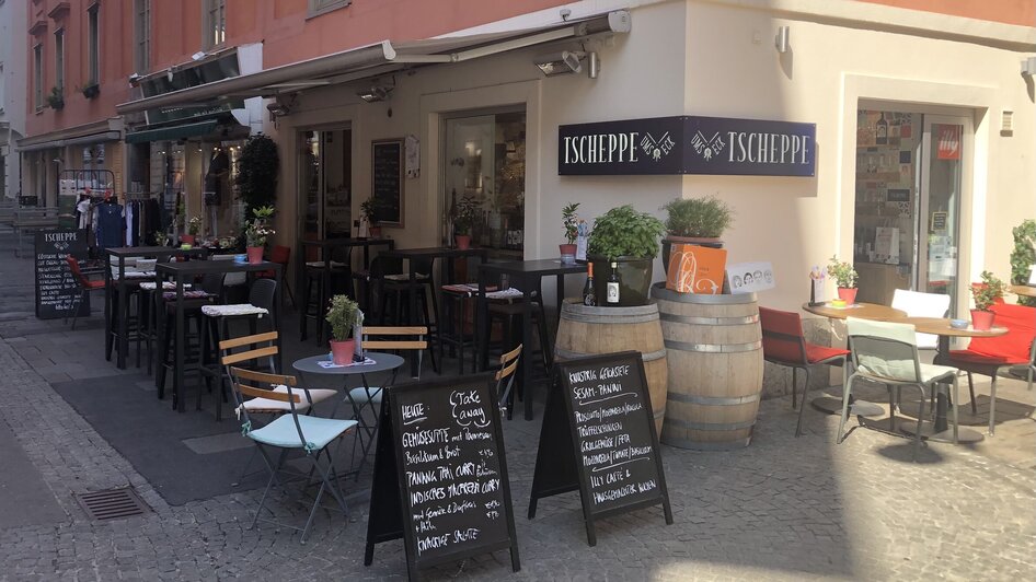 Gemütliche Panini Bar in Graz mit Gastgarten.