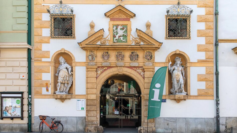 Eingang zur Tourismus Information Region Graz in der Herrengasse 16.