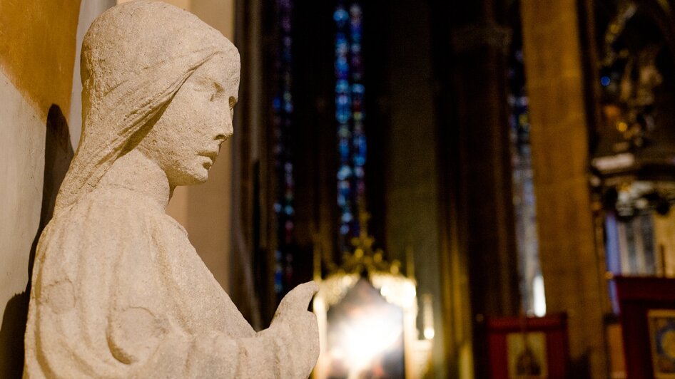 Eine steinerne Statue in der Wallfahrtskirche Maria Strassengel. | © TV Region OberGraz-Mias Photoart