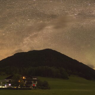 Nachthimmel mit Sölkstub´n | © Zoltán Kolláth